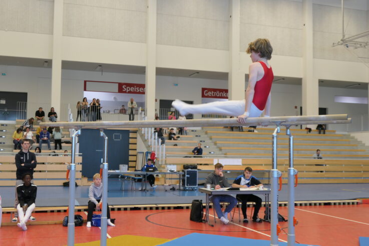 Florian Förster gewann mit seiner Mannschaft im JG 2013 Florian Förster gewann mit seiner Mannschaft im JG 2013