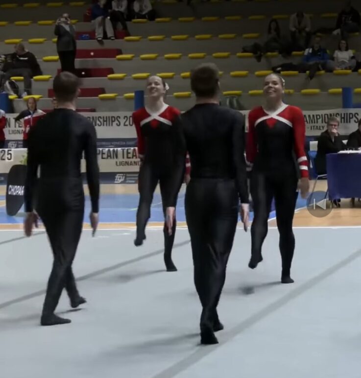 Katharina Schreiner bei den Mitteleuropäischen Meisterschaften im TeamGym 02 Katharina Schreiner bei den Mitteleuropäischen Meisterschaften im TeamGym bei der Bodenchoreographie