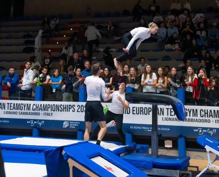 Katharina Schreiner bei den Mitteleuropäischen Meisterschaften im TeamGym 03 Katharina Schreiner bei den Mitteleuropäischen Meisterschaften im TeamGym am Sprung über den Tisch