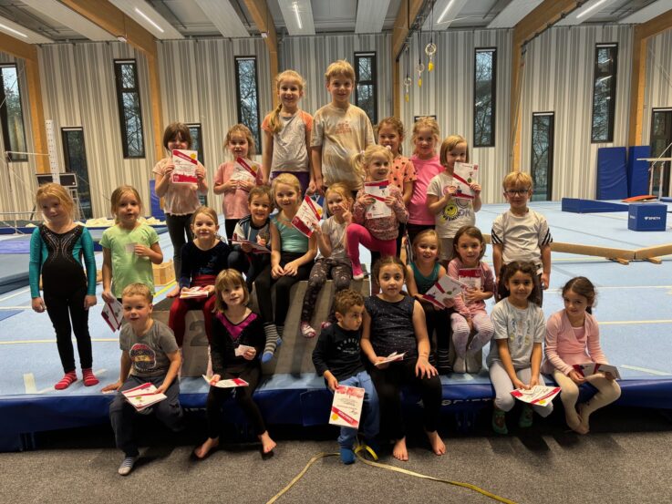 Turnstunde Donnerstag 15 Uhr Turnstunde Donnerstag 15 Uhr