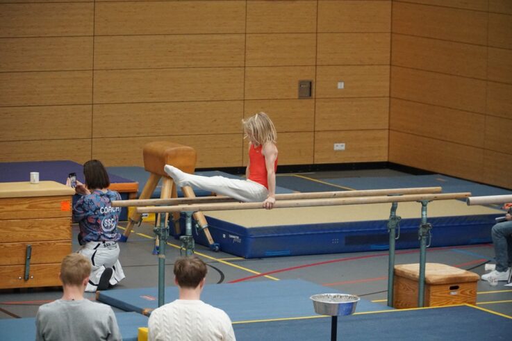 Emilian Stumpfegger am Barren